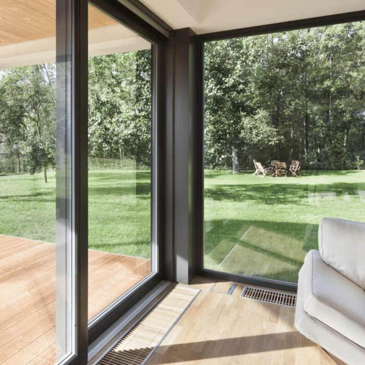 shutterstock_128098403-e1627400733270-720x720